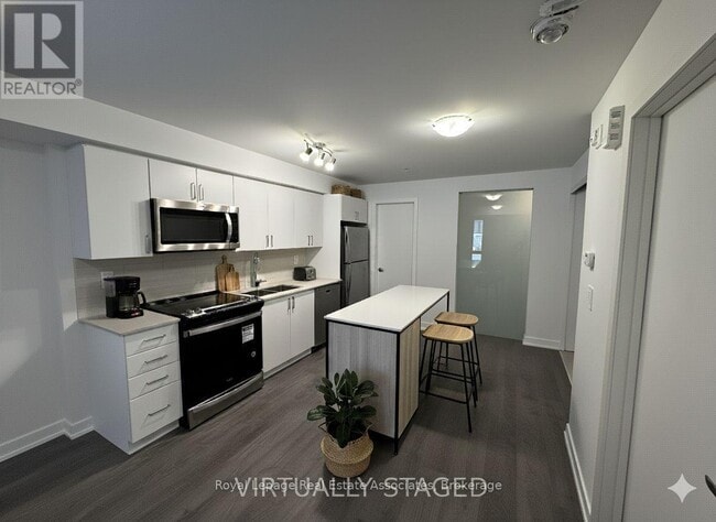 Building Photo - 1650 Victoria Park Ave