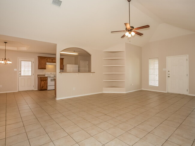 Building Photo - 18719 Reynolds Park Dr