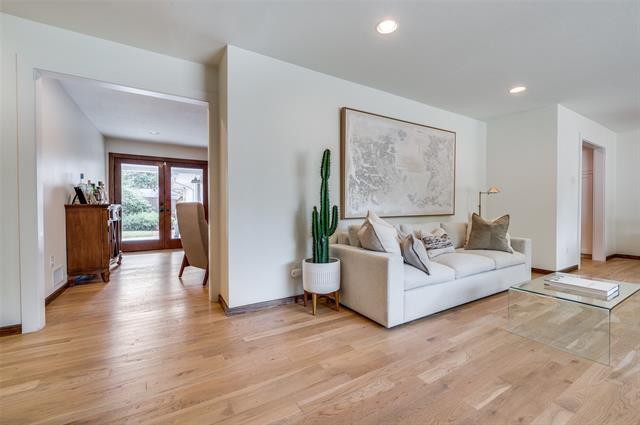 Foto del edificio - 6762 Inverness Ln