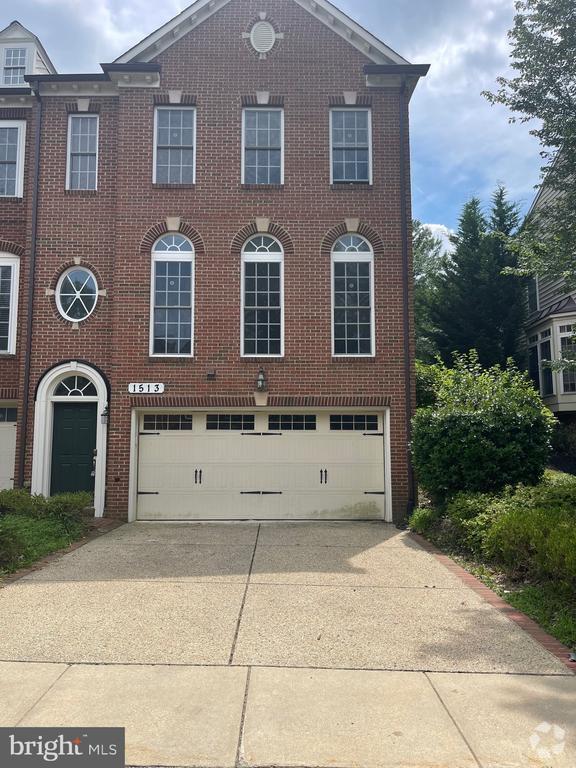 Building Photo - 1513 Regent Manor Ct
