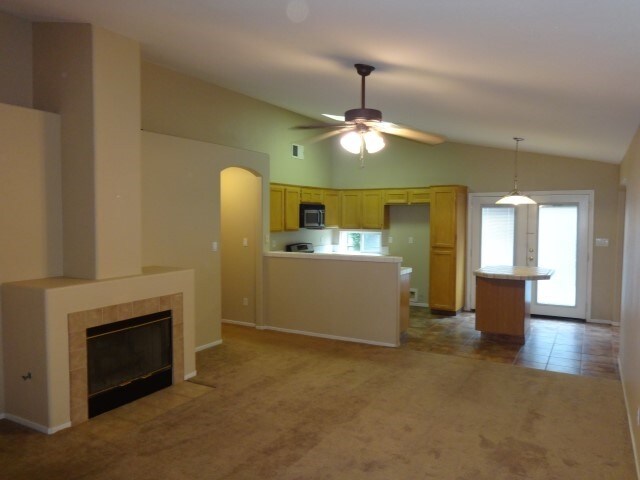 Building Photo - 8502 Persimmon Dr