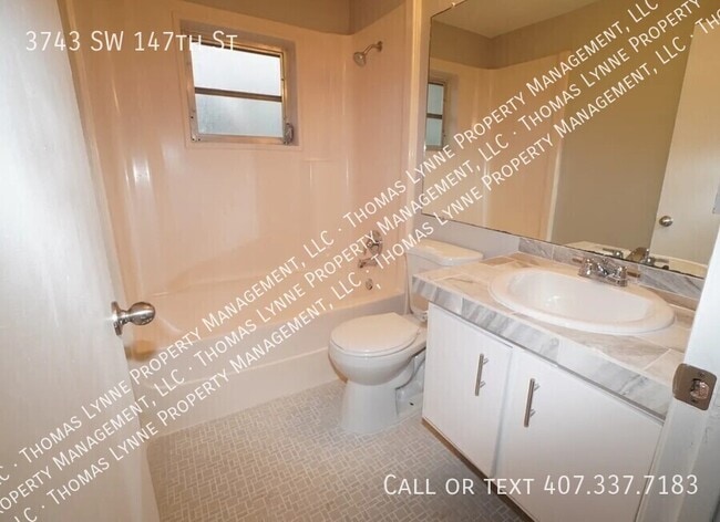 Foto del edificio - 3743 SW 147th St