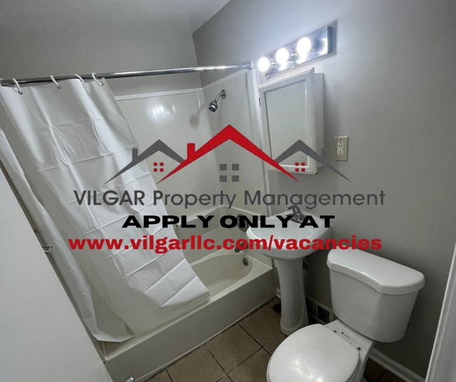 49894991 Jefferson St Unit 4989, Gary, IN 46408 Room for Rent in