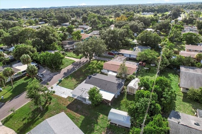 Building Photo - 1104 W Hillcrest Dr