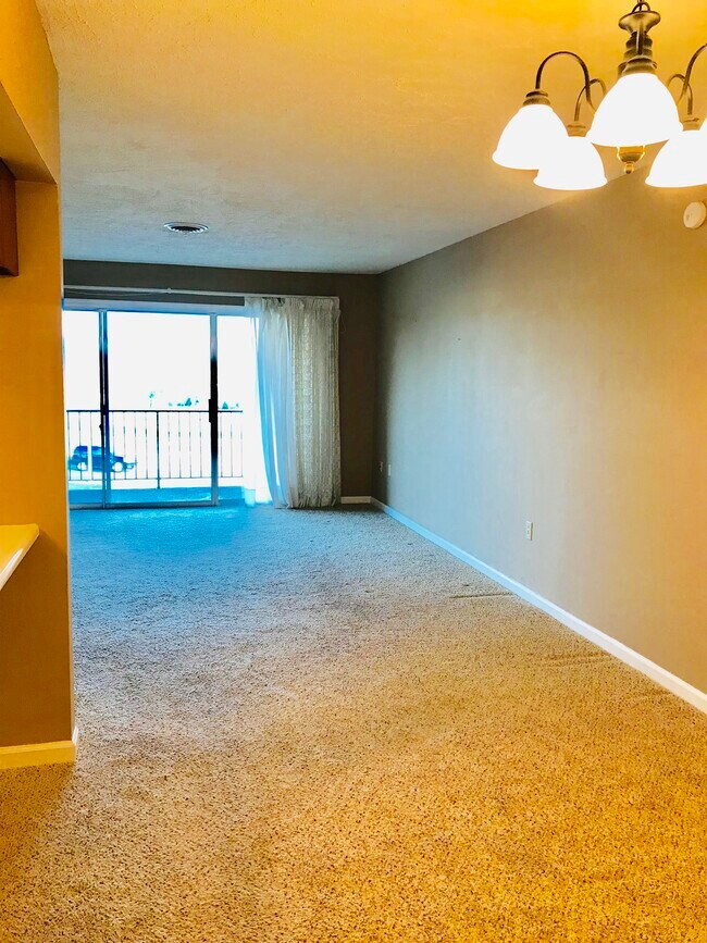 Building Photo - 202 University Pkwy