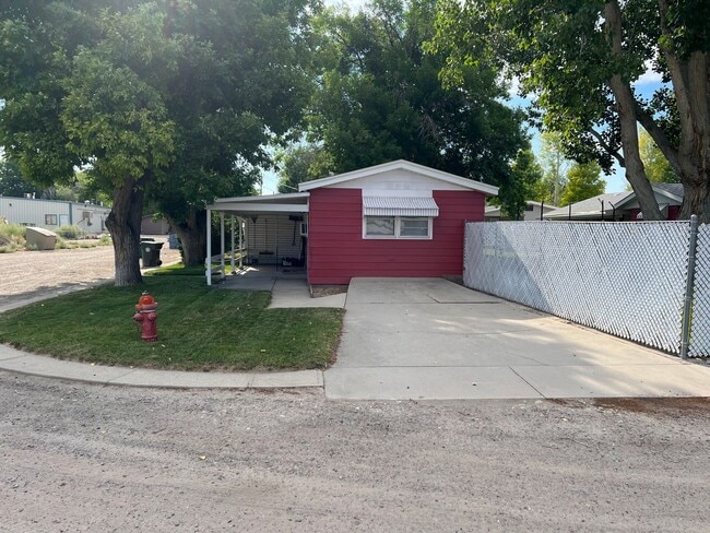 Building Photo - 429 E Pine St