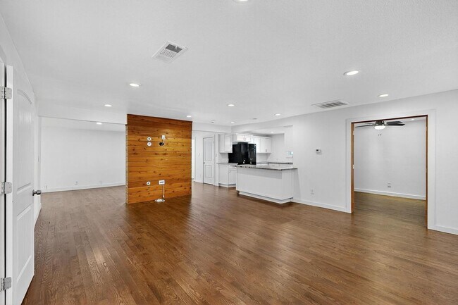 Foto del edificio - 8919 San Fernando Way