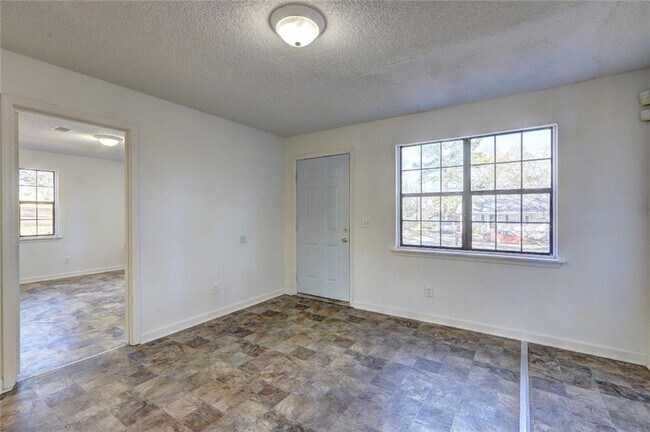 Building Photo - 4120 Elizabeth Ct