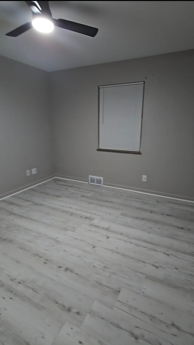 Building Photo - Mt Airy