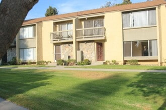 Building Photo - 1615 Bassett Ln