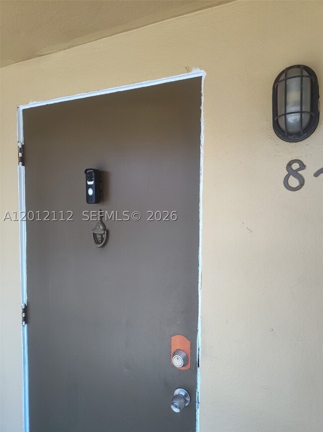 Building Photo - 625 SW 20th Ct