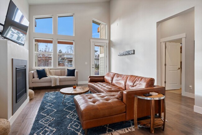 Building Photo - 63374 NW Clearstone Dr