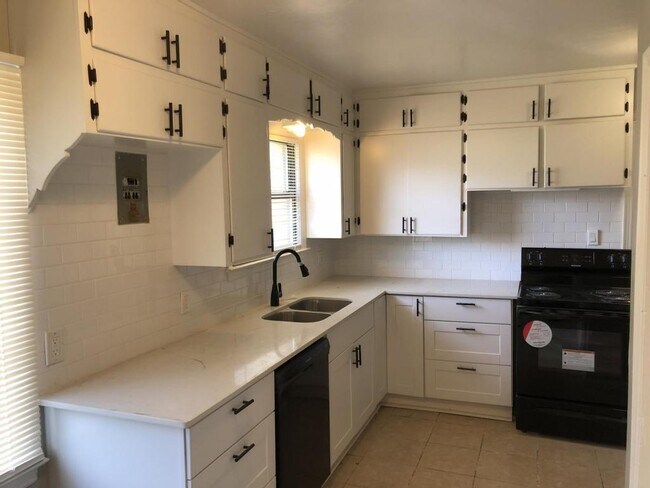 Foto del edificio - 4700 N Hamilton Dr