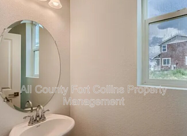 Foto del edificio - 5926 Flying Mallard Dr