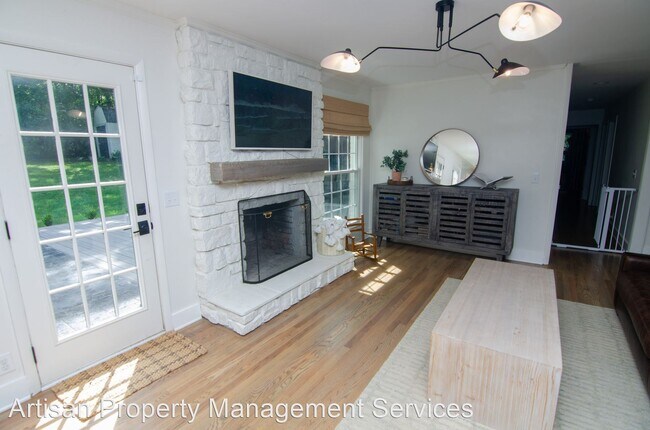 Building Photo - 3 br, 2.5 bath House - 757 W. Meade Dr.