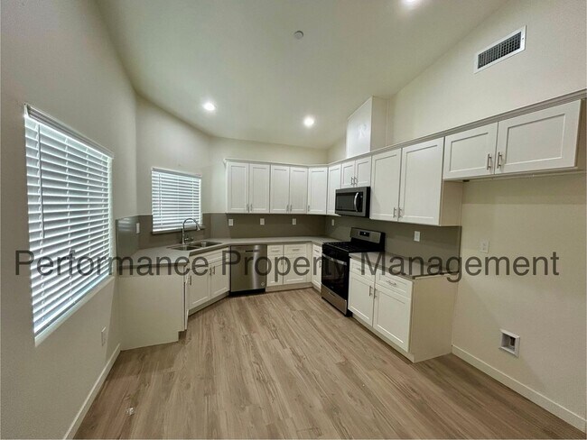 Building Photo - 8505 Grandy St