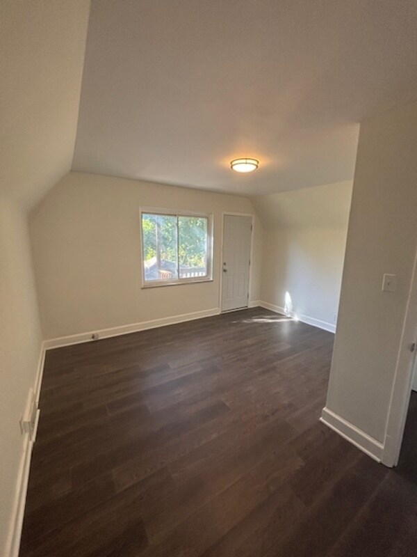 Foto del edificio - 14125 Winthrop St