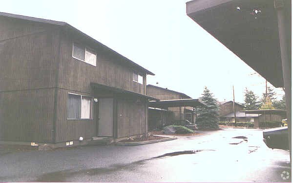 Building Photo - Rim Rock Apartments