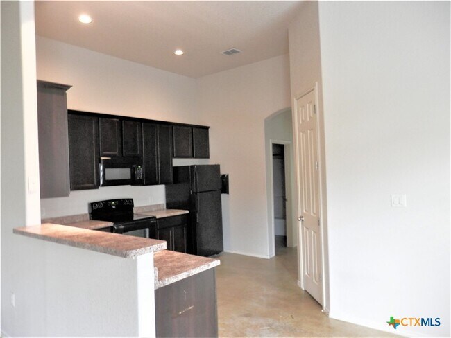 Building Photo - 331 Oelkers Dr