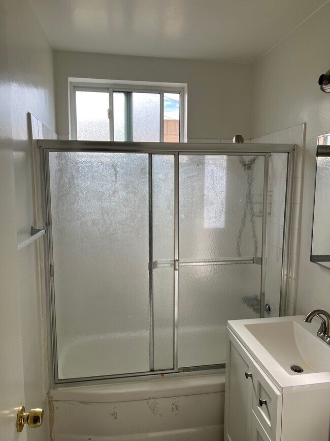 Foto del edificio - 5110 Windermere Ave