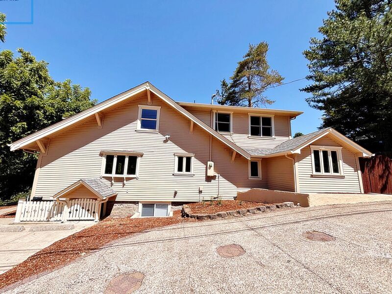 Foto principal - 2693 Chula Vista Dr