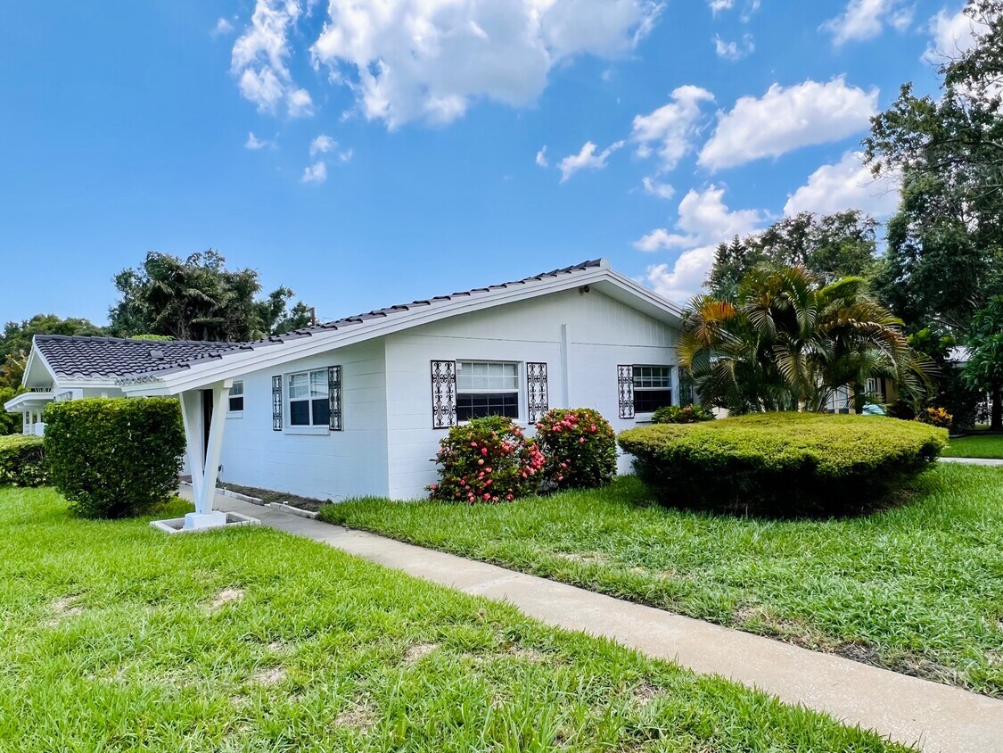 Primary Photo - 524 Columbia Dr