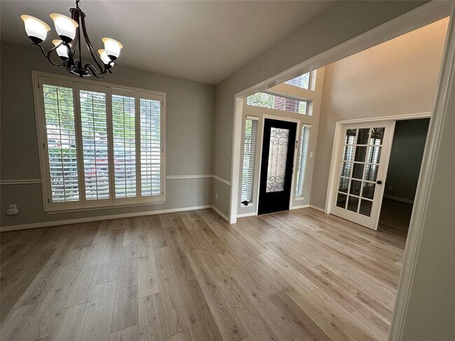 Building Photo - 13146 Oakwood Manor Dr