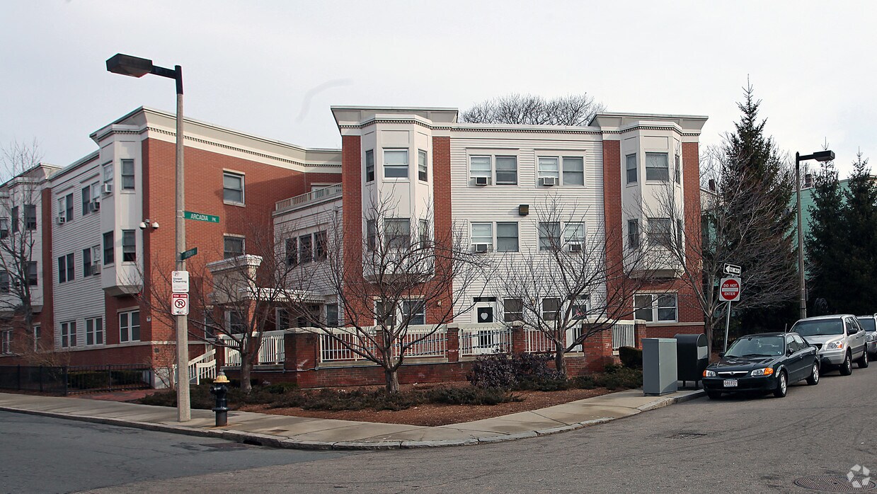 Primary Photo - 25 Ditson St
