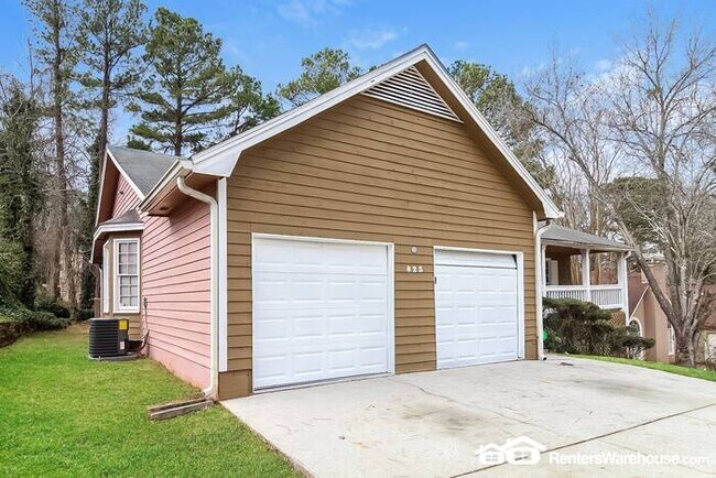Foto del edificio - Great ranch with wet bar off family room