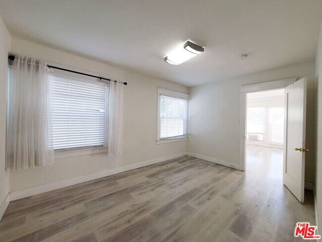 Foto del edificio - 140 Serrano Ave