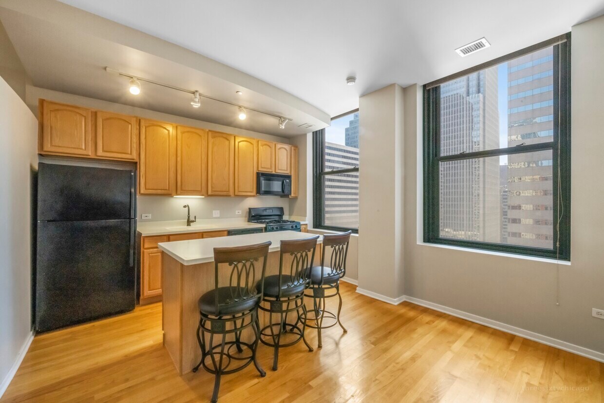 Foto principal - 208 W Washington St