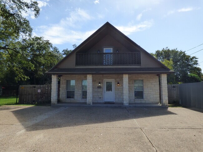 Foto del edificio - 1006 Oakwood Ave