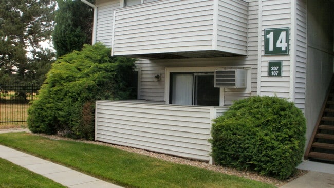 Private Patio - 10150 E Virginia Ave