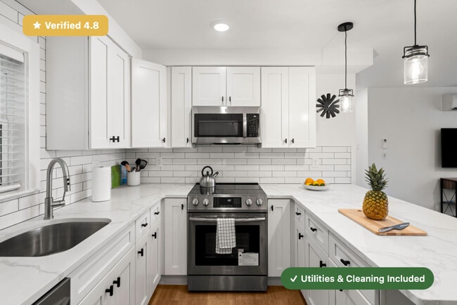 Foto del edificio - New RoostUp Furnished Private Bedroom with Ensuite Bath in the Mission Hill Neighborhood of Boston!