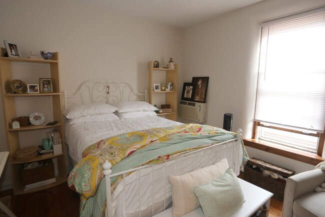 Foto del edificio - 3524 N Marshfield Ave