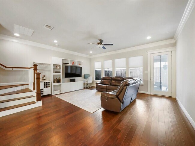Foto del edificio - 5611 Petty St