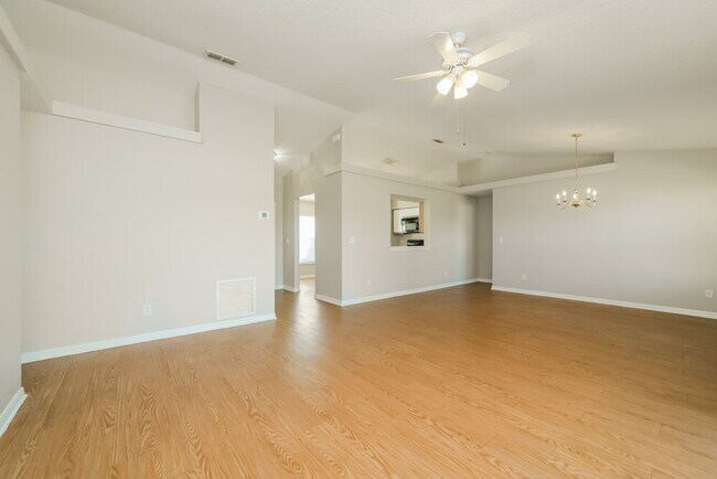 Foto del edificio - 11838 Foxglove Dr