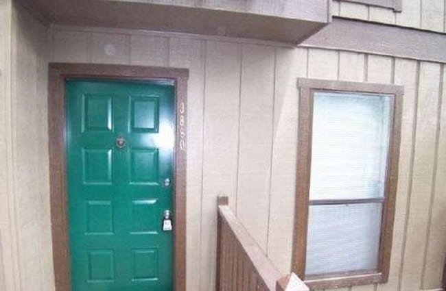 Building Photo - 3880 Cedar Circle