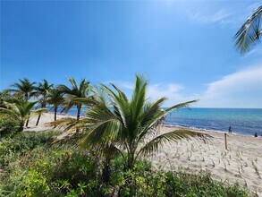 Building Photo - 2030 S Ocean Dr