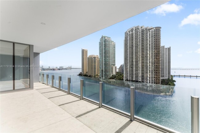 Foto del edificio - 300 Biscayne Blvd Way