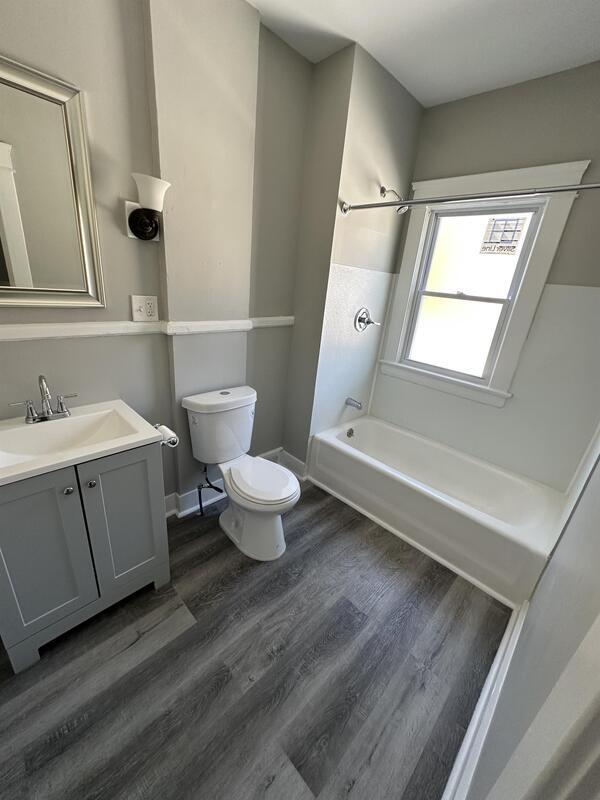 Foto del edificio - 2782 E 127th St