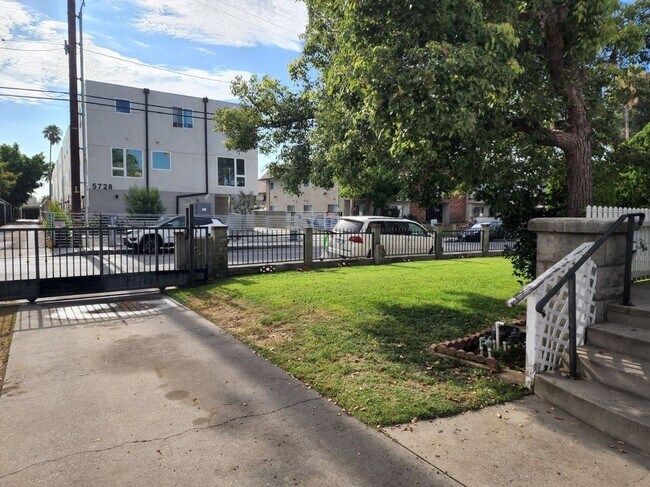 Foto del edificio - 5733 Fair Ave