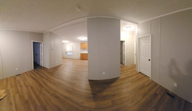 Building Photo - 319 Rahm St