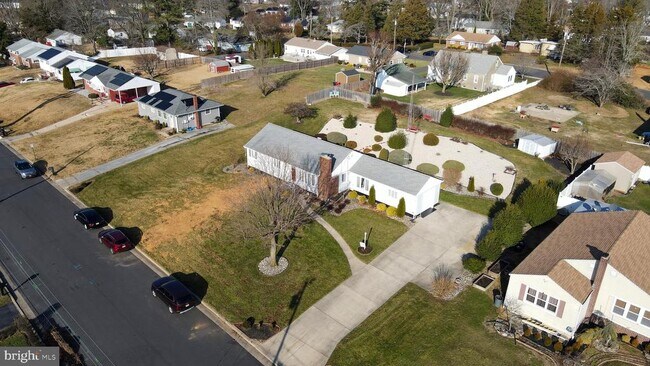 Building Photo - 5 Hopewell Rd