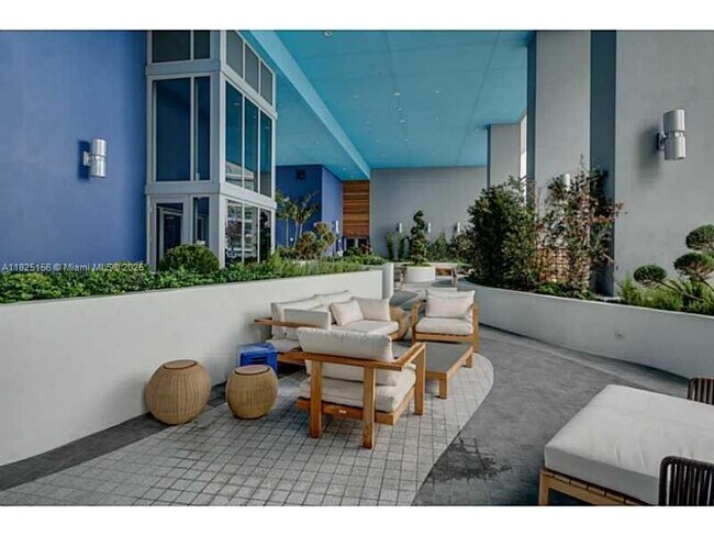 Foto del edificio - 1300 Brickell Bay Dr