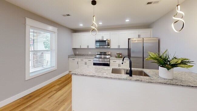 Foto del edificio - 1708 Highland Ave