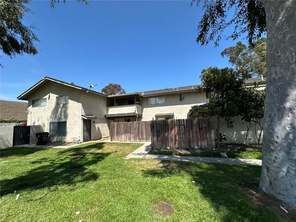 Primary Photo - 1501 E Fairfield Ct