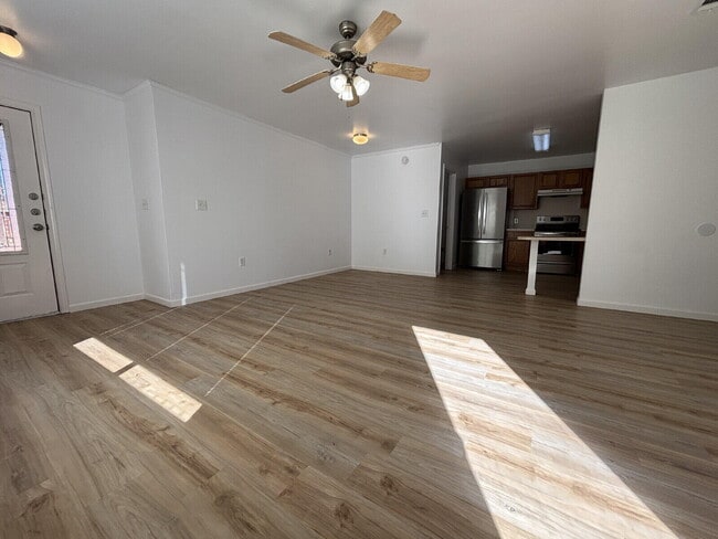 Building Photo - 708 N Englewood Ave