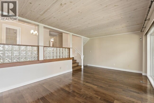 Building Photo - 1056 Lillooet Rd