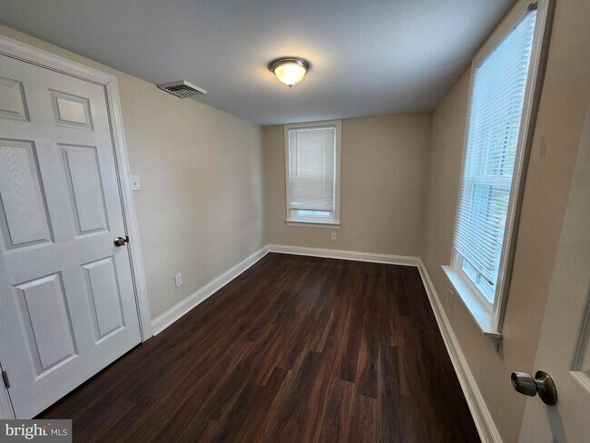 Foto del edificio - 129 Shearer St